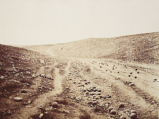 Abb. 1: «Valley of the Shadow of Death», Roger Fenton, April 23, 1855. Quelle: https://en.wikipedia.org/wiki/Valley_of_the_Shadow_of_Death_%28Roger_Fenton%29