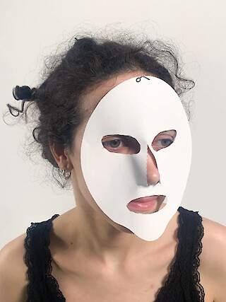 Abb. 4: Dennis Vugts & Leandra Adler, «Sad alien», Modul Experimentelles Gestalten, ZHdK 2023