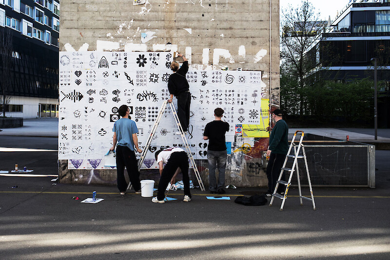 Exercises in Style: The visual rhetorics of safety signs